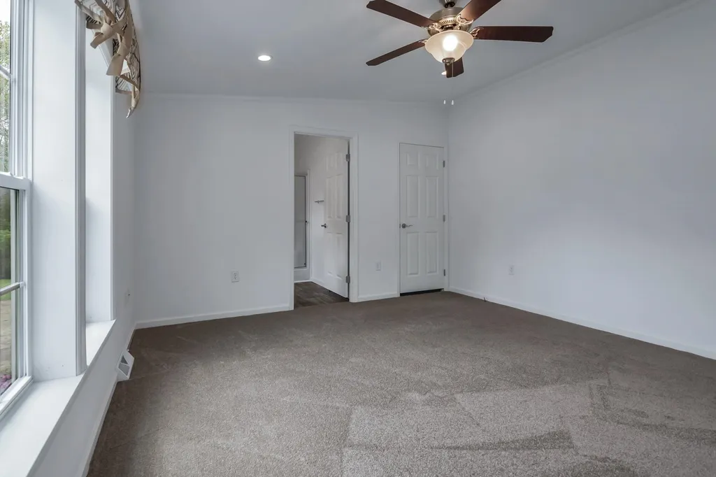 88 Caddy Drive Salem NH 03079