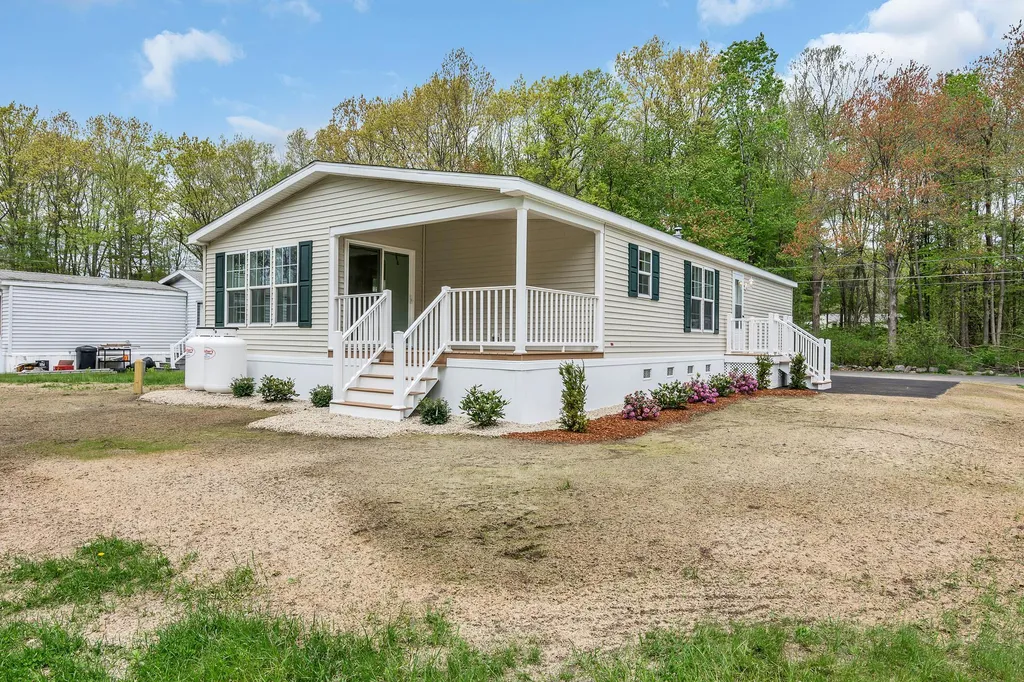 88 Caddy Drive Salem NH 03079