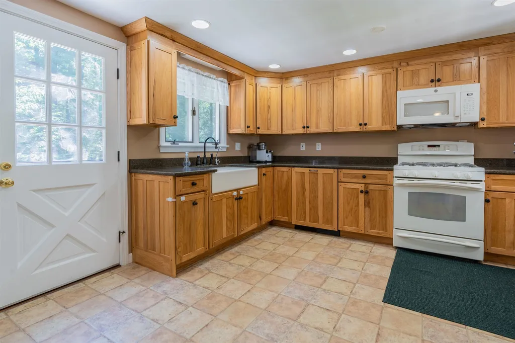 48 Drinkwater Road Exeter NH 03833