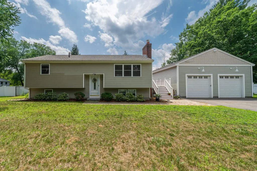 4 Whitford Road Nashua NH 03062
