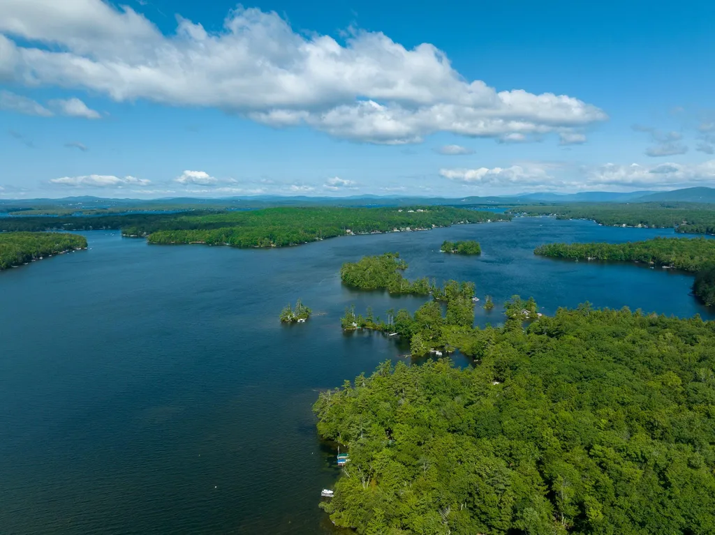 52 Whortleberry Island Tuftonboro NH 03816
