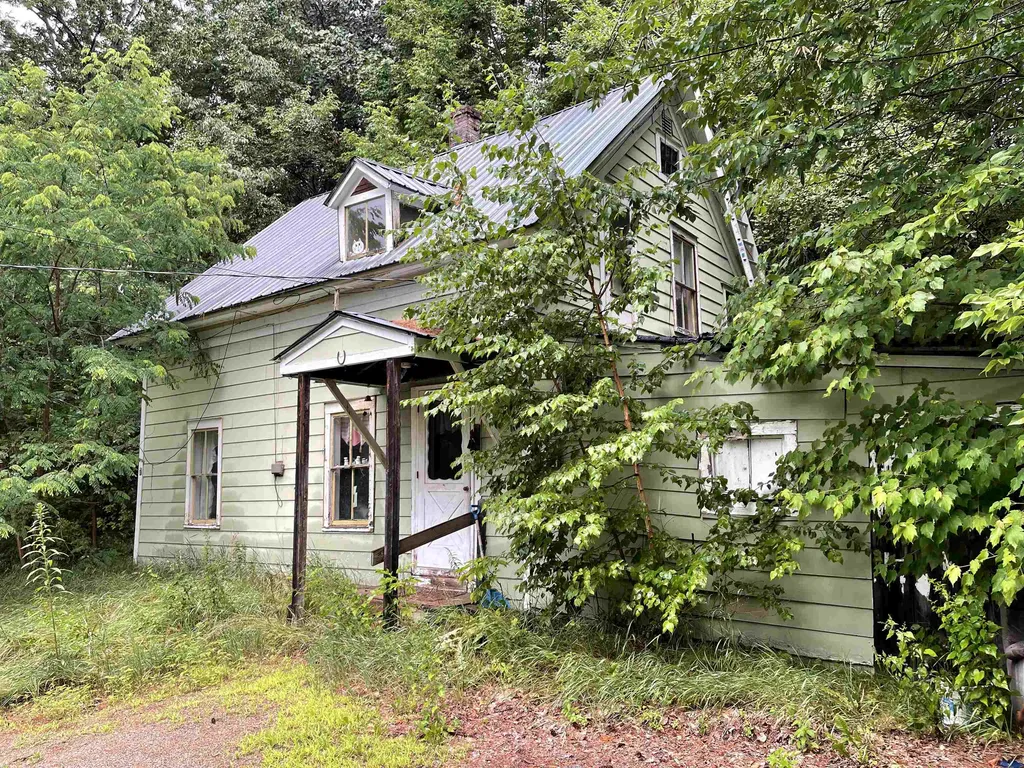 7 Pine Road Milan NH 03588