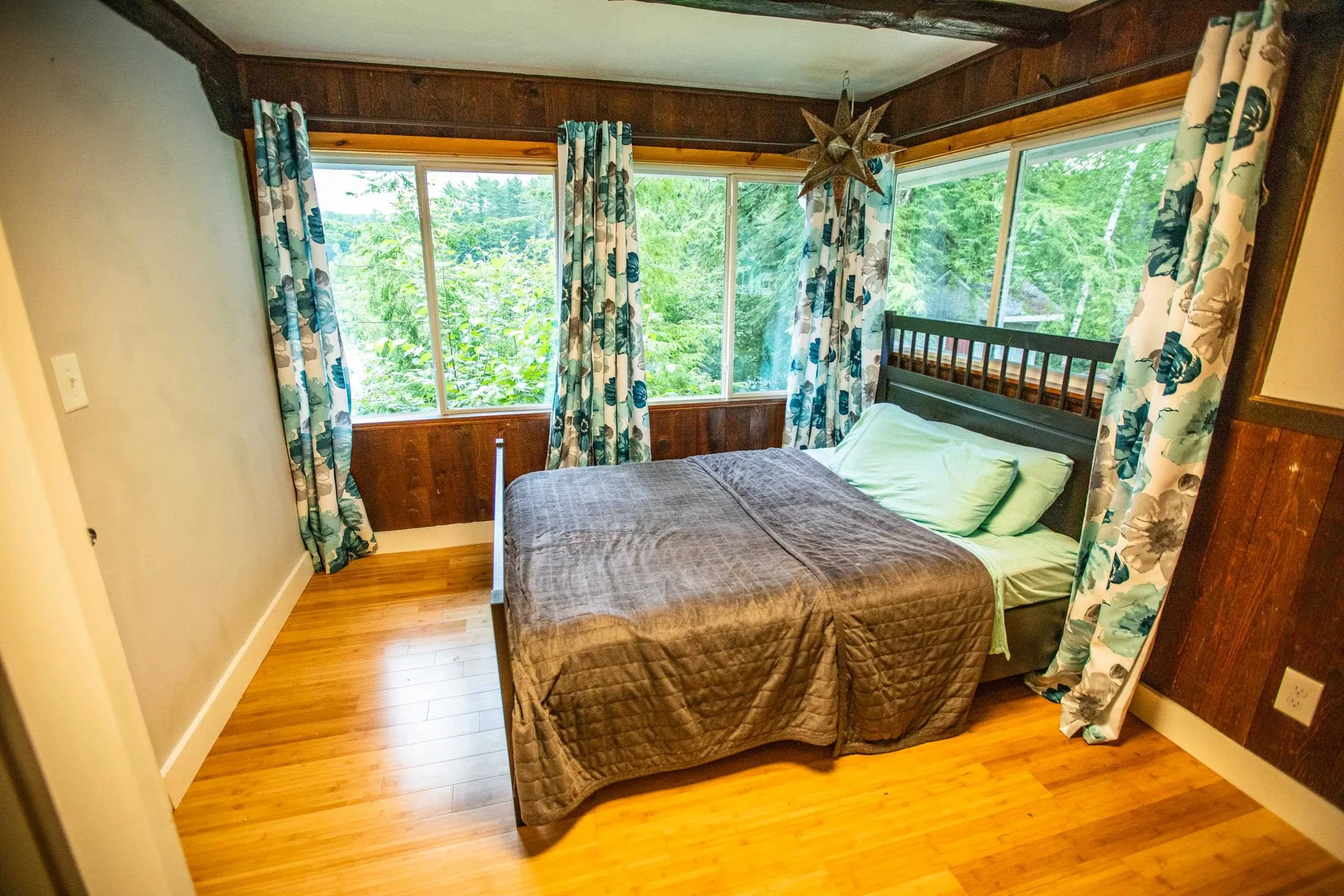128 Old Town Road Weare NH 03281
