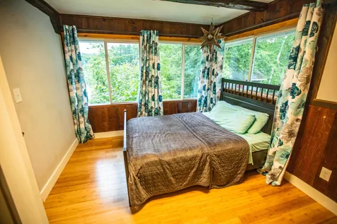 128 Old Town Road Weare NH 03281