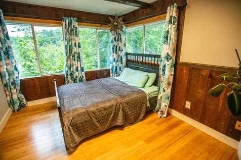 128 Old Town Road Weare NH 03281