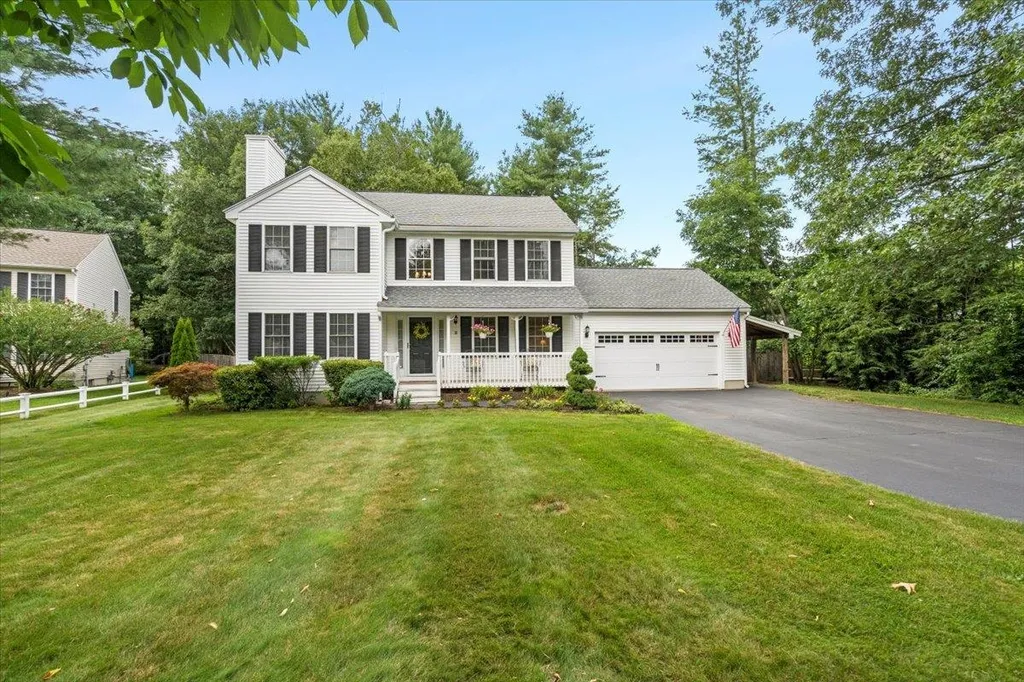 2 Acorn Drive Londonderry NH 03053
