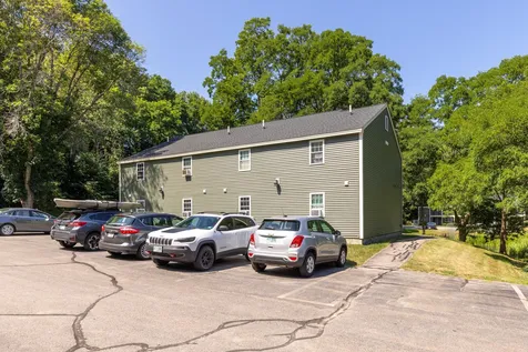 122 Cricket Brook Dover NH 03820