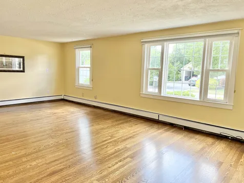 14 Victor Avenue Nashua NH 03060