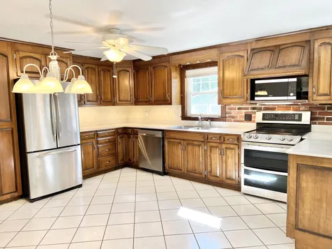 14 Victor Avenue Nashua NH 03060