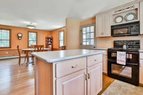 228 Daniel Plummer Road Goffstown NH 03045