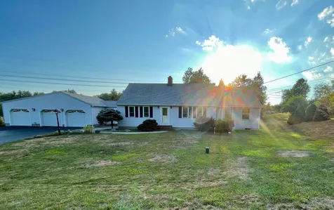 228 Daniel Plummer Road Goffstown NH 03045