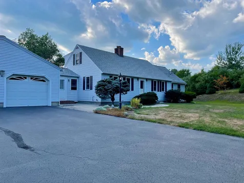 228 Daniel Plummer Road Goffstown NH 03045