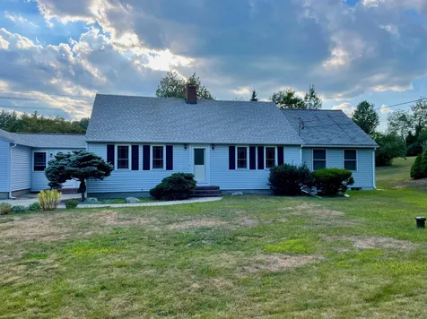 228 Daniel Plummer Road Goffstown NH 03045