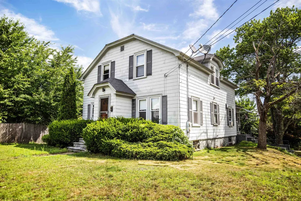 10 Elmhurst Avenue Manchester NH 03103