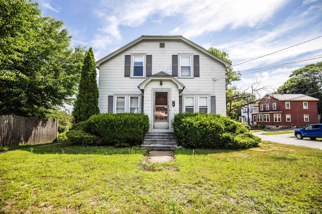 10 Elmhurst Avenue Manchester NH 03103