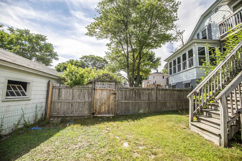 10 Elmhurst Avenue Manchester NH 03103