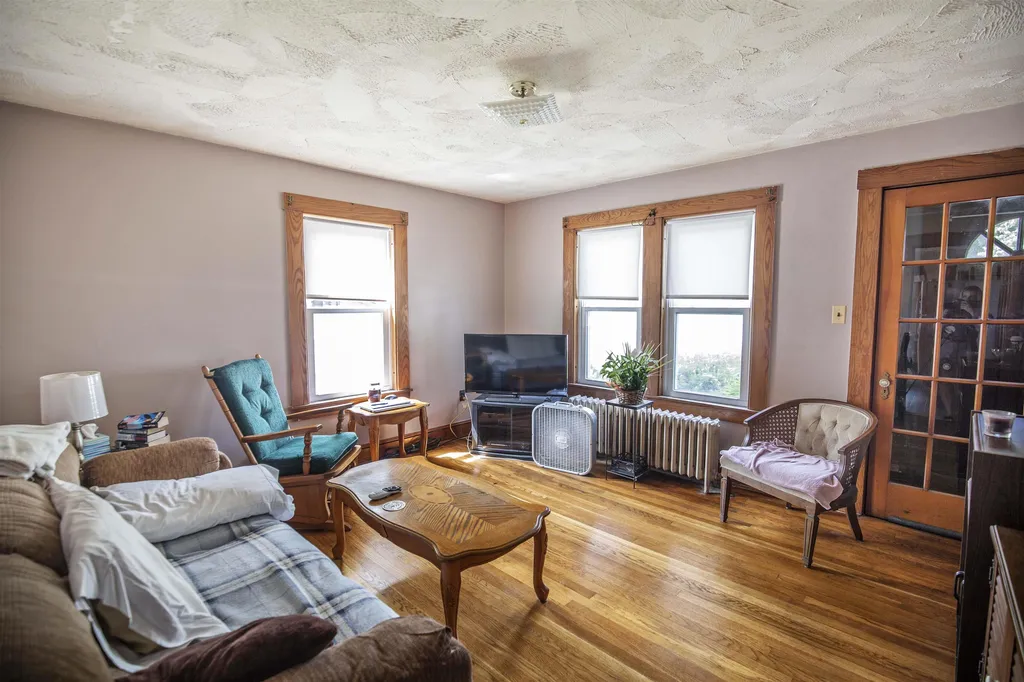 10 Elmhurst Avenue Manchester NH 03103