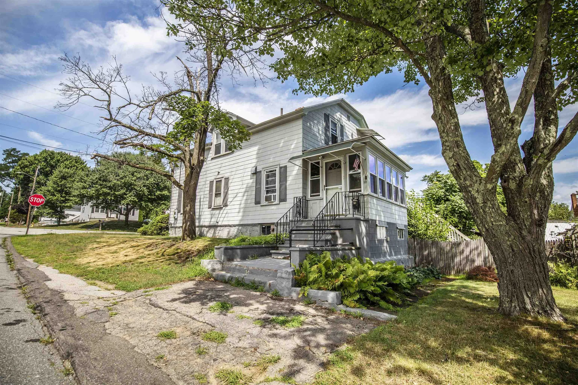 10 Elmhurst Avenue Manchester NH 03103