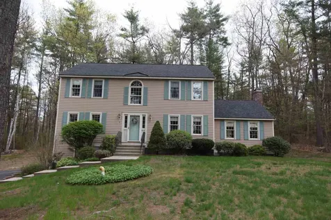 9 Lantern Lane Londonderry NH 03053