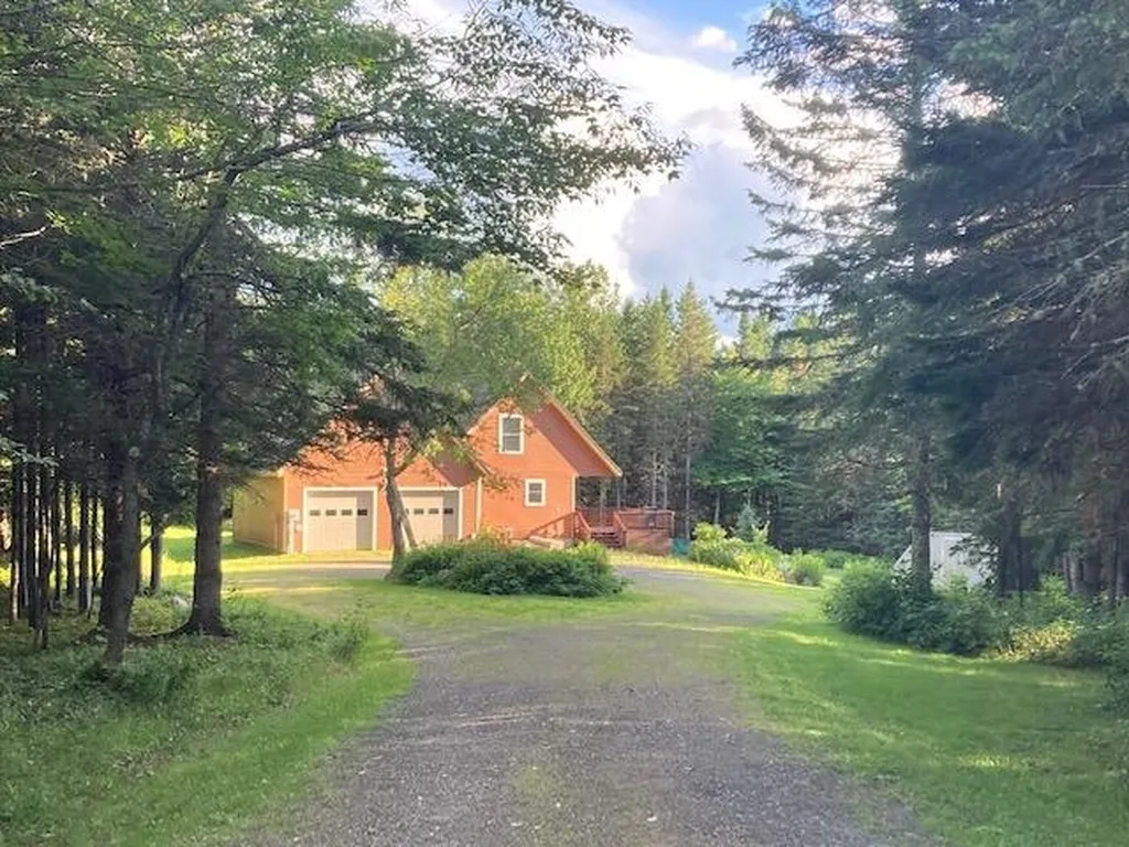 104 Hill Road Pittsburg NH 03592