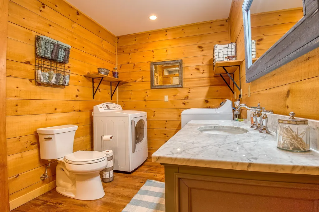34 Elm Street Ossipee NH 03864