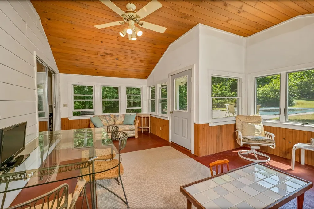 10 Reservoir Road Meredith NH 03253