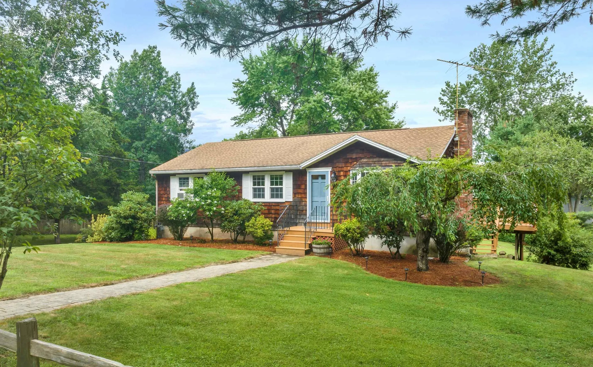 9 Anderson Lane Londonderry NH 03053