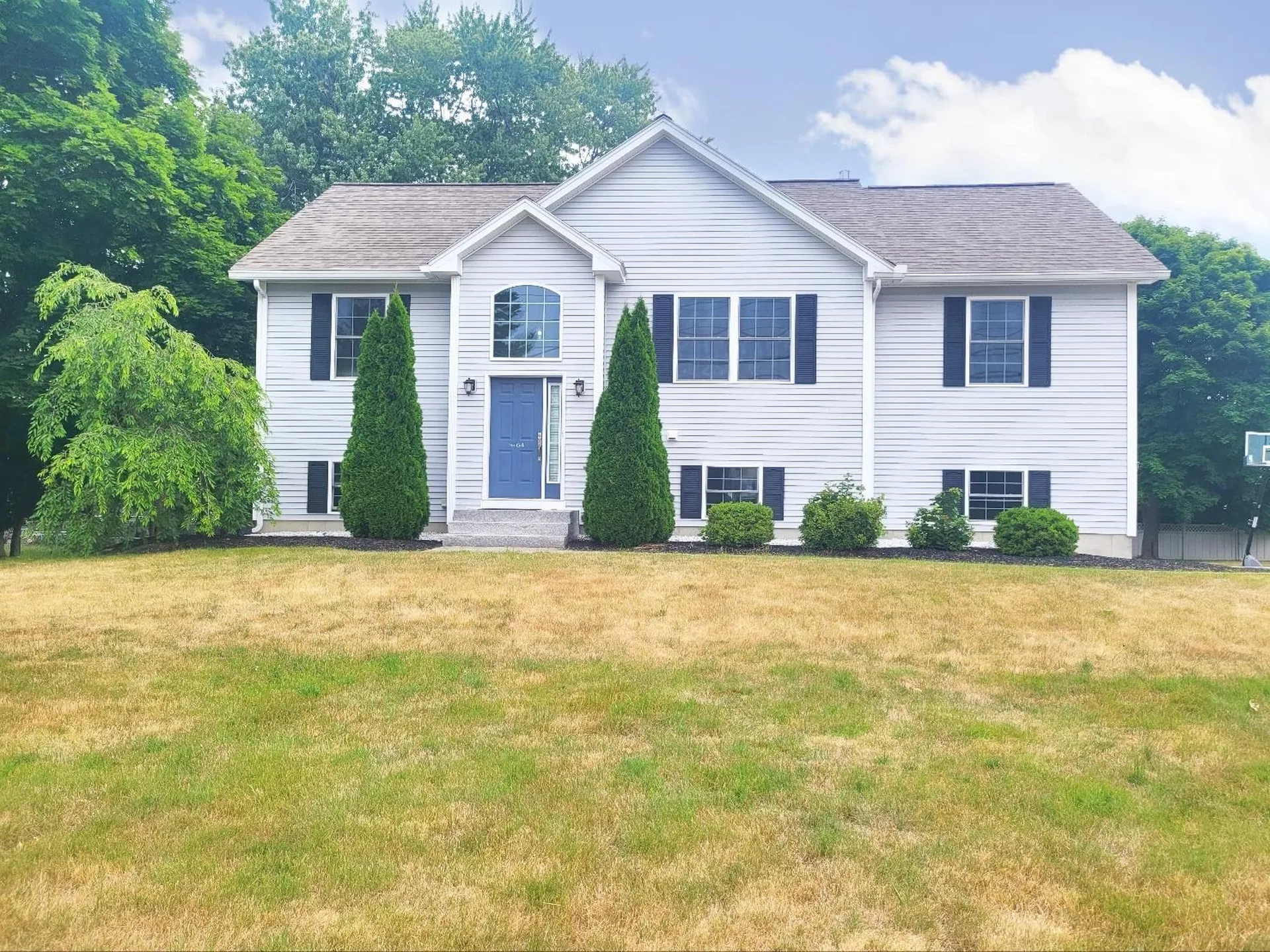 64 N Policy Street Salem NH 03079