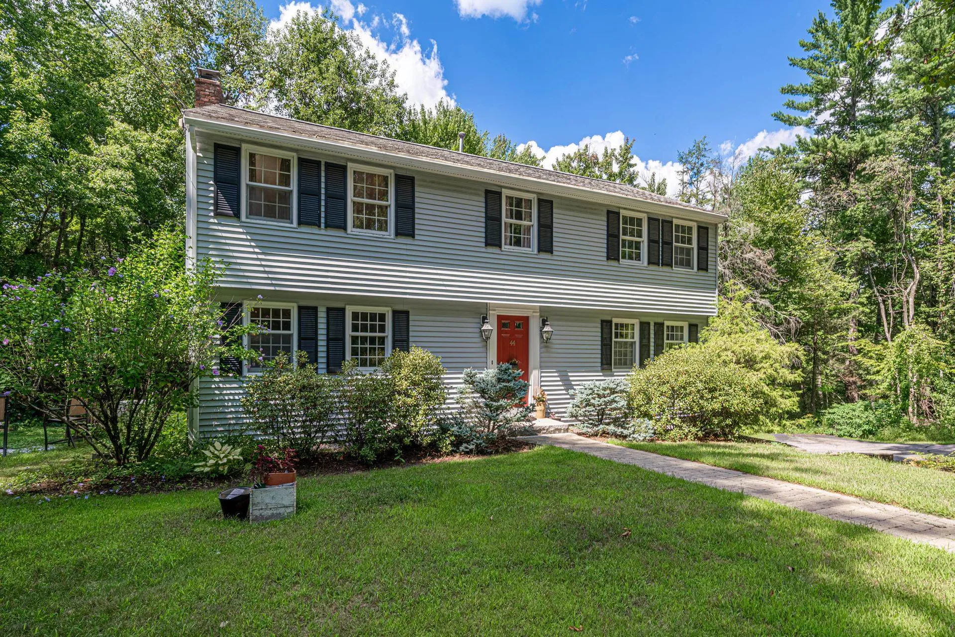 44 Old Manchester Road Amherst NH 03031