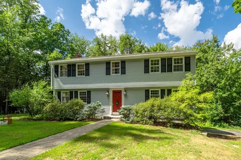 44 Old Manchester Road Amherst NH 03031