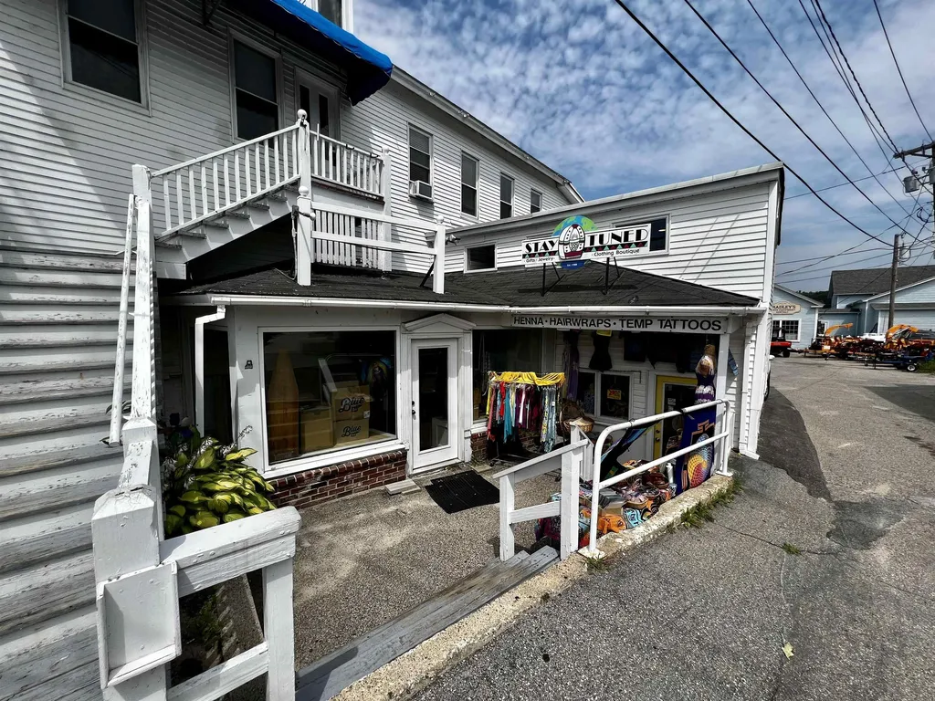 2 South Main Street Wolfeboro NH 03894