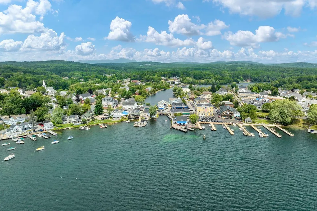 2 South Main Street Wolfeboro NH 03894