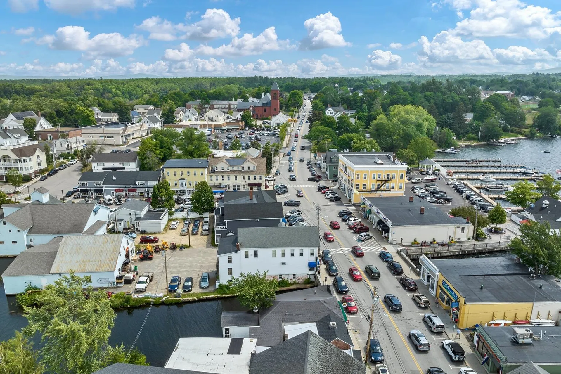 2 South Main Street Wolfeboro NH 03894