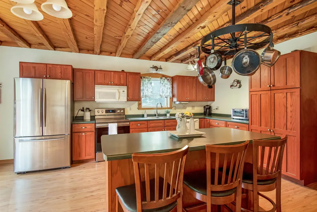 890 Kings Hill Road Bakersfield VT 05441