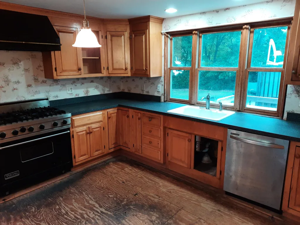 1 Cedar Street Hudson NH 03051