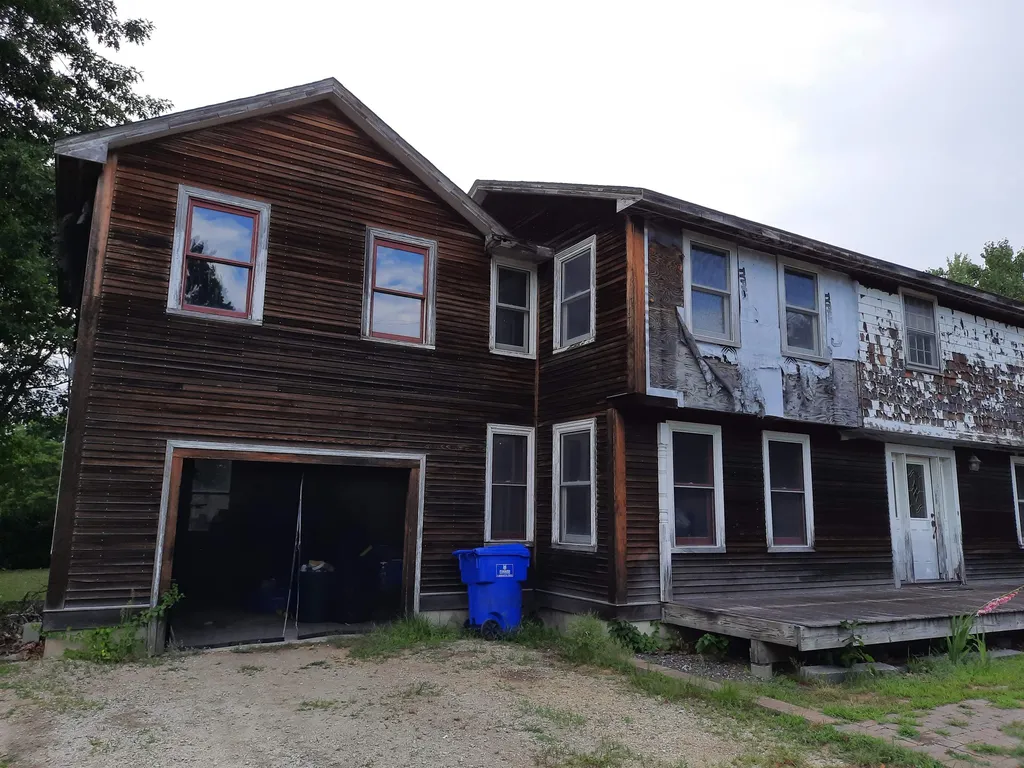 1 Cedar Street Hudson NH 03051