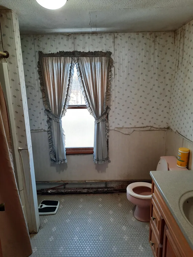 1 Cedar Street Hudson NH 03051