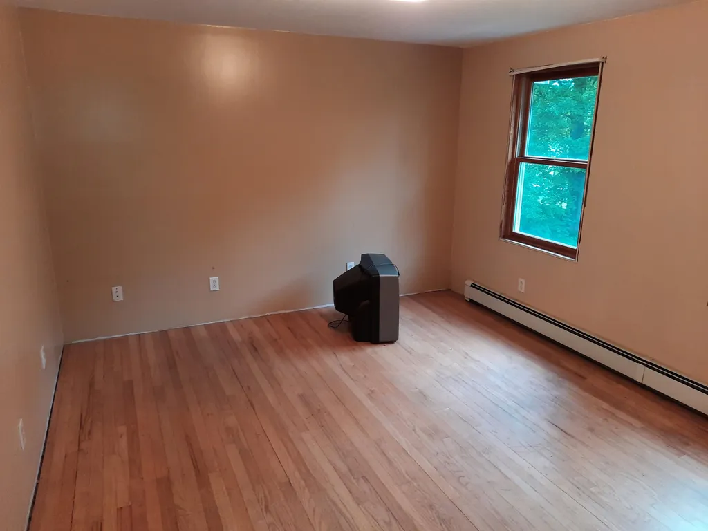 1 Cedar Street Hudson NH 03051