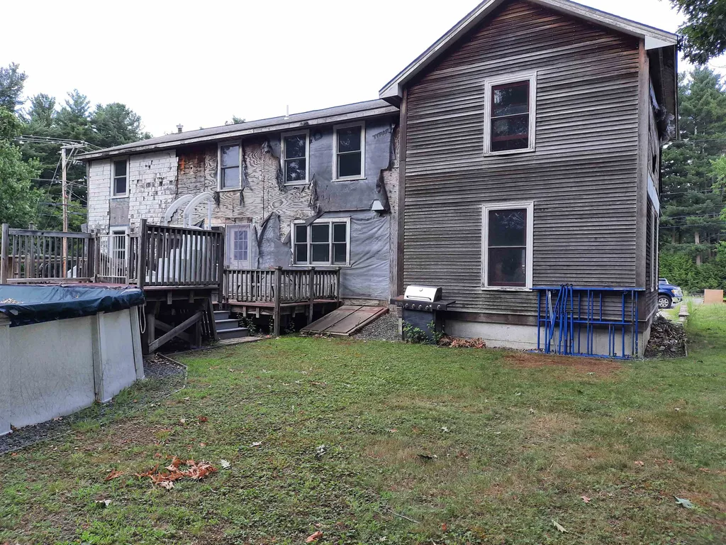 1 Cedar Street Hudson NH 03051
