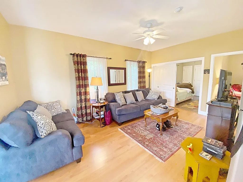 17 Memory Lane Laconia NH 03246