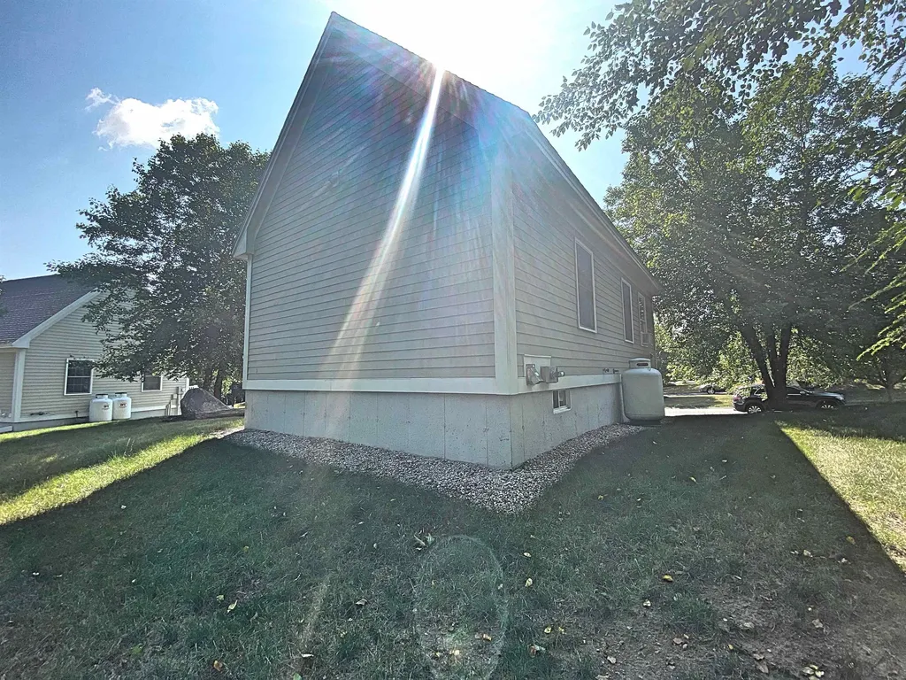 17 Memory Lane Laconia NH 03246