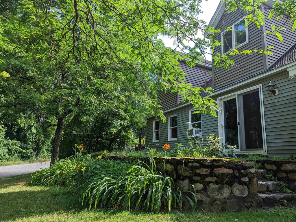371 Schenkar Road Pownal VT 05261