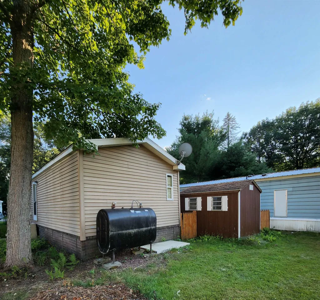70 Spring Circle Hartford VT 05001