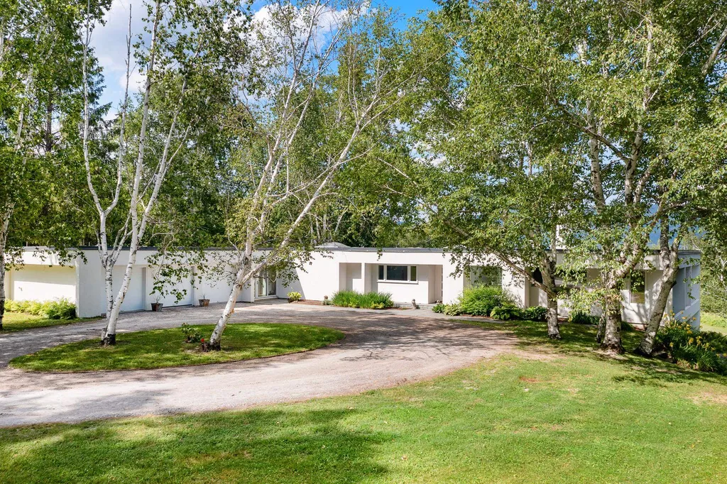 1092 Nichols Hill Road Dorset VT 05251