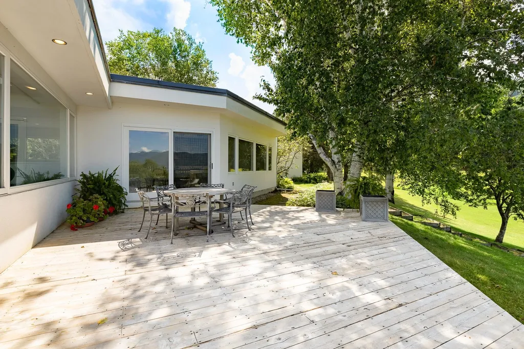 1092 Nichols Hill Road Dorset VT 05251