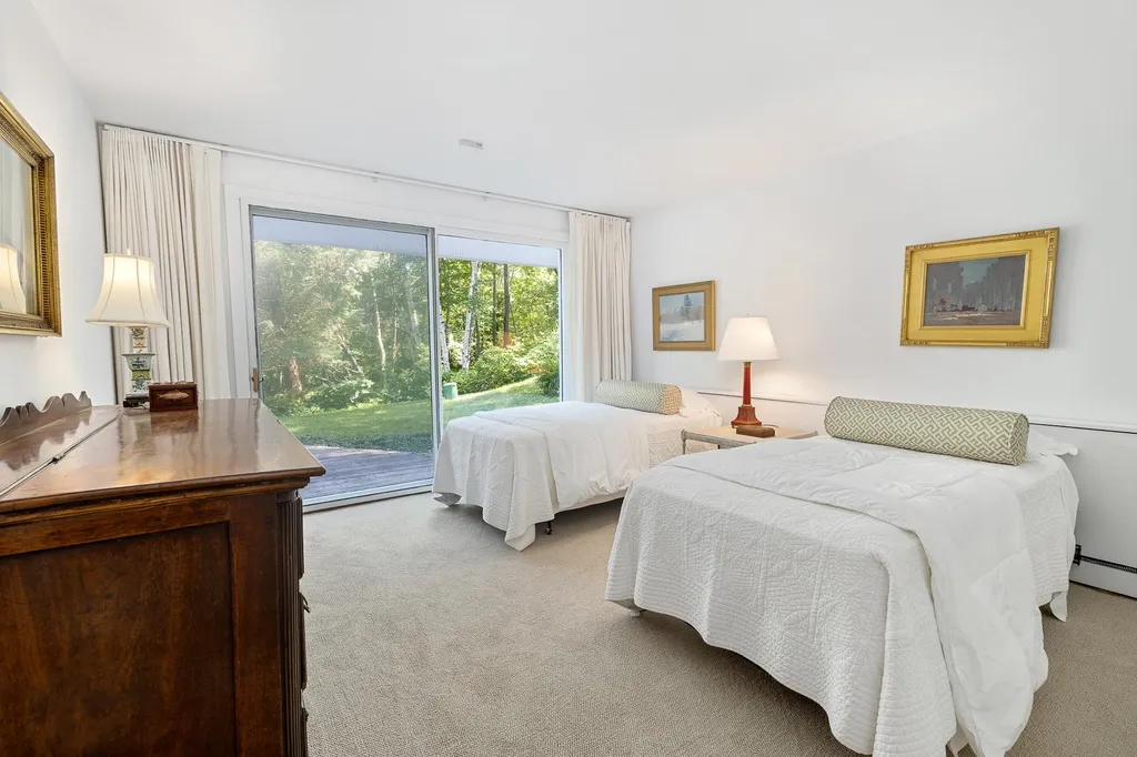 1092 Nichols Hill Road Dorset VT 05251