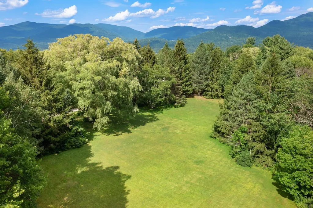 1092 Nichols Hill Road Dorset VT 05251