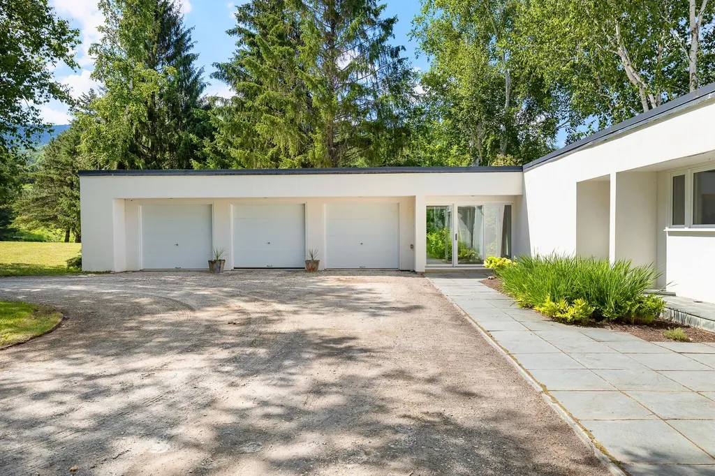 1092 Nichols Hill Road Dorset VT 05251