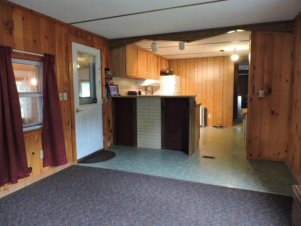 37 Cogswell Way Enfield NH 03748