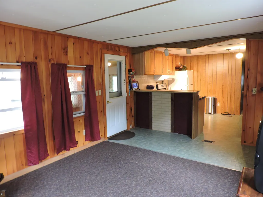 37 Cogswell Way Enfield NH 03748